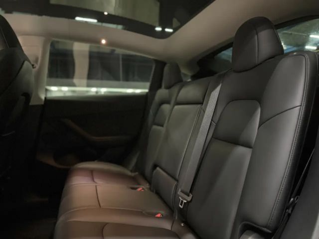 Tesla Model Y AWD Long Range