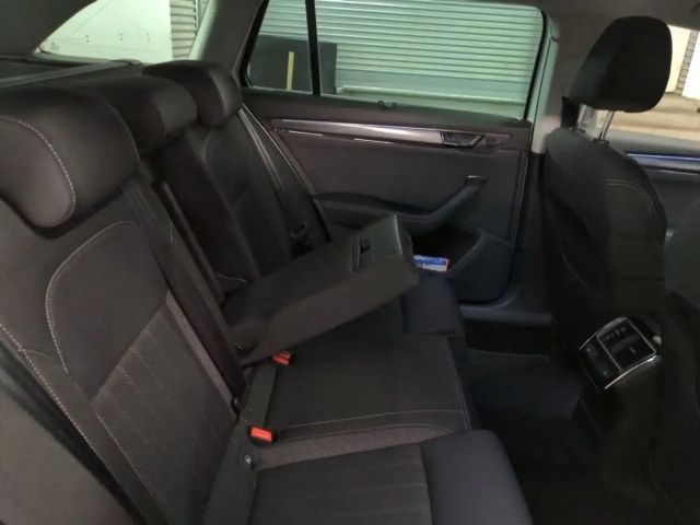 Skoda Superb 2.0 TDI Combi Style Style