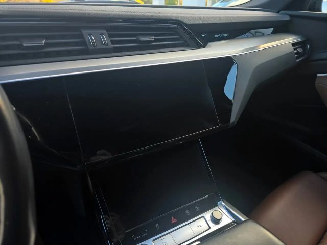 Audi Q8 e-tron 55 Business Quattro