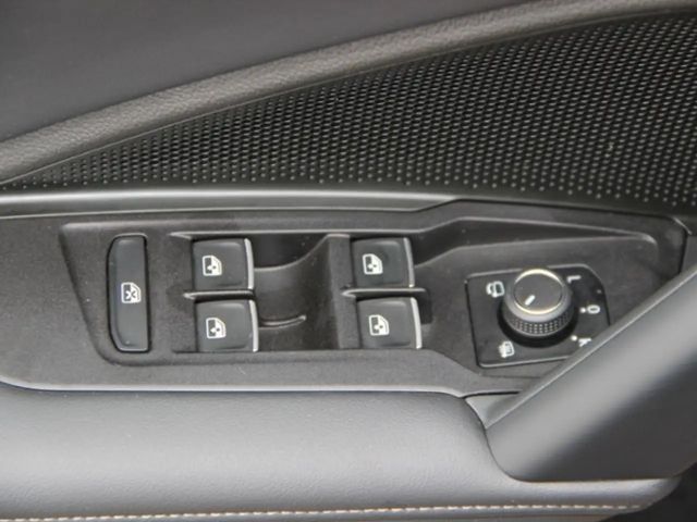 Volkswagen Tiguan 1.5 eTSI Elegance Elegance