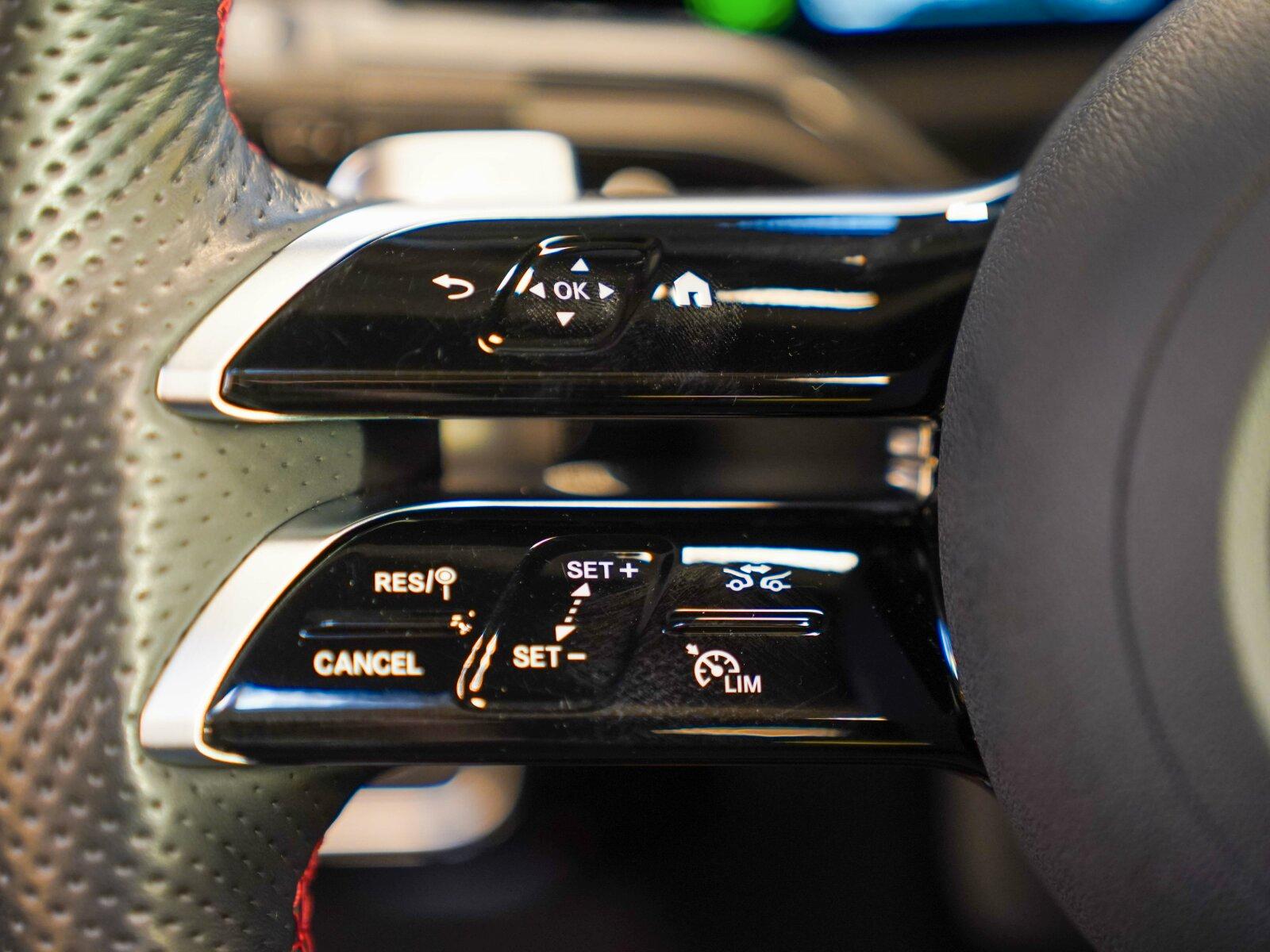 Mercedes-Benz CLA 250 AMG Line CLA 250 e