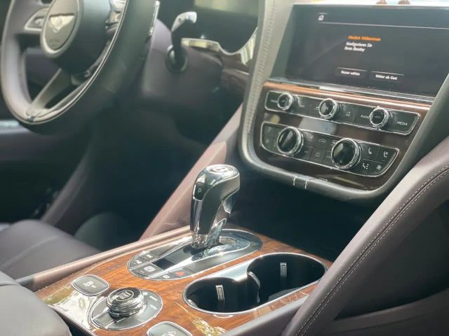 Bentley Bentayga V8