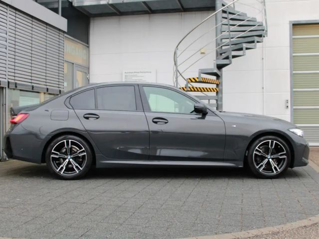 BMW 318 318i M-Sport Sedan