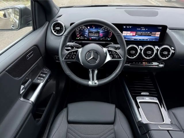 Mercedes-Benz B 180 Progressive Sedan