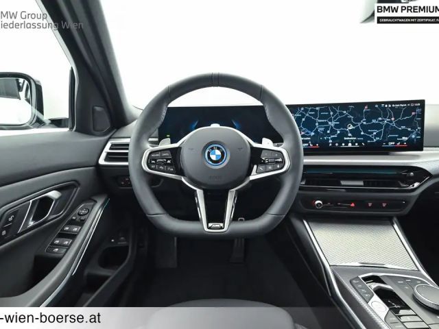 BMW 330 330e xDrive
