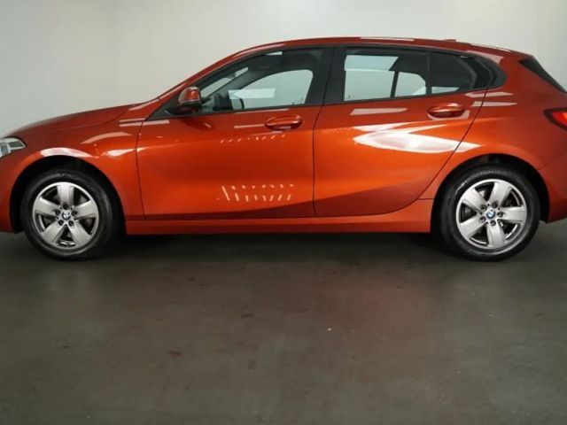 BMW 118 118i 5-deurs Advantage pakket Sedan