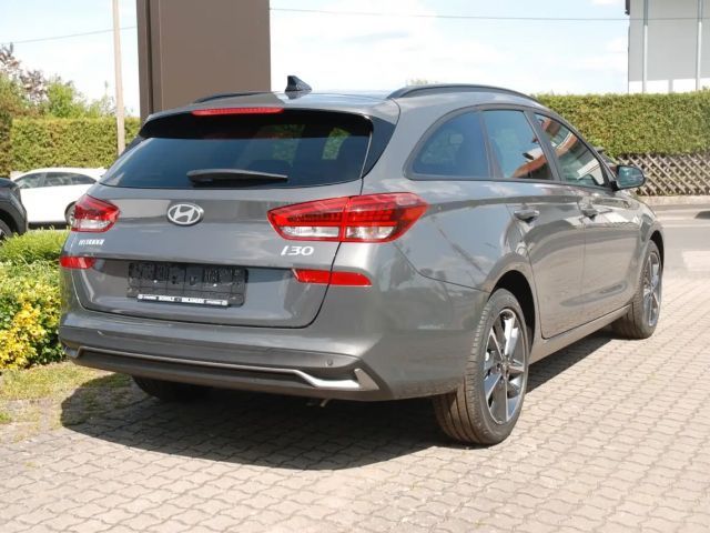 Hyundai i30 Advantage Hybrid T-GDi
