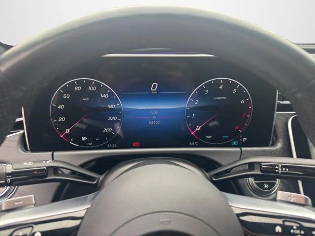 Mercedes-Benz E 200 AMG Line Sedan