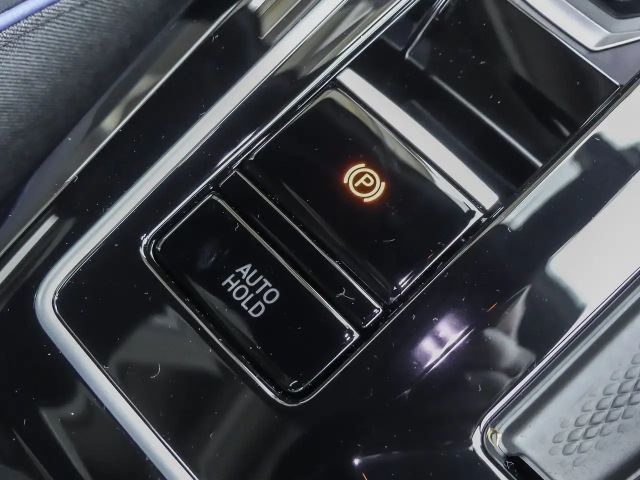 Volkswagen Golf 1.5 eTSI R-Line