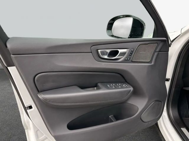 Volvo XC60 AWD Dark Plus