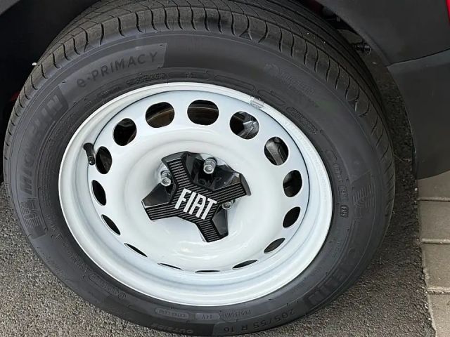 Fiat Grande Panda E RED