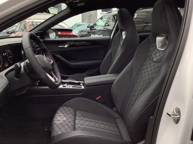 Volkswagen Passat 2.0 TDI DSG IQ.Drive R-Line