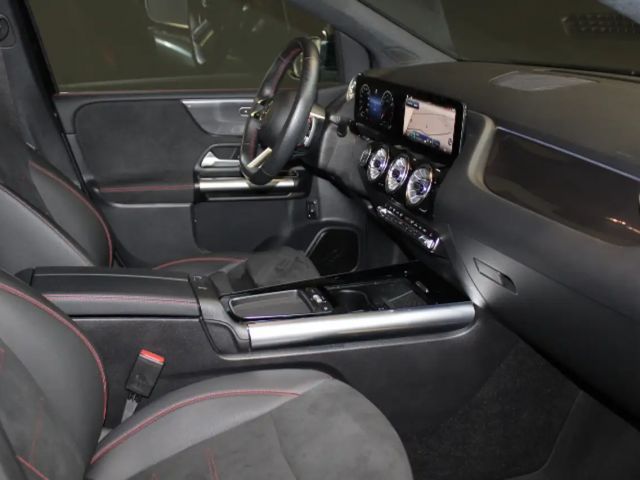 Mercedes-Benz B 180 AMG Line