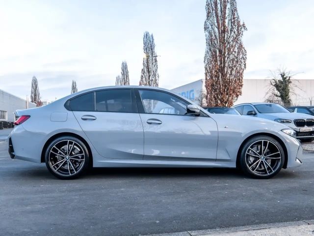 BMW 330 330d M-Sport Sedan xDrive