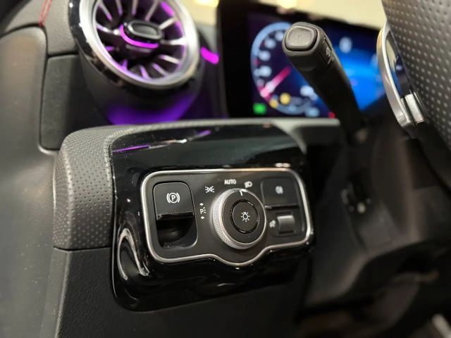 Mercedes-Benz CLA 220 AMG Line CLA 220 d Sedan