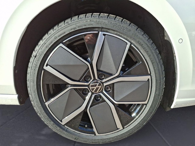 Volkswagen Golf DSG Style eHybrid