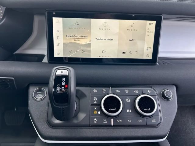 Land Rover Defender 90 D250 SE