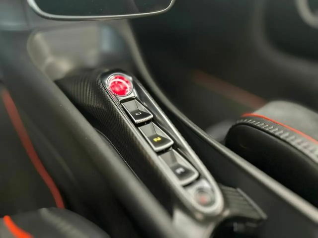 McLaren Artura Artura / Ice Silver / Carbon Fibre / 1.99% Leasing