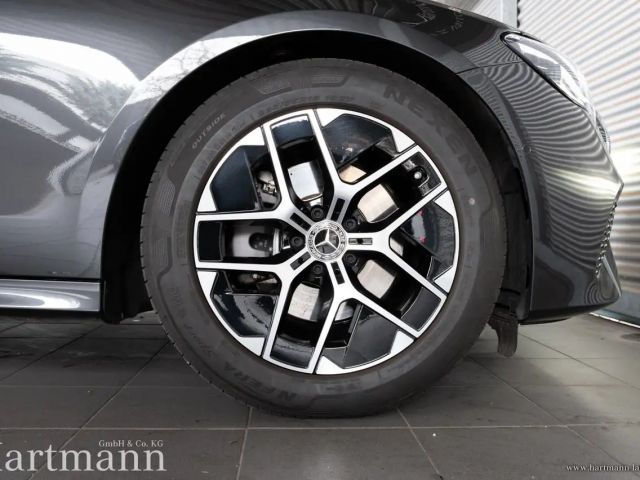 Mercedes-Benz E 200 AVANTGARDE Sedan