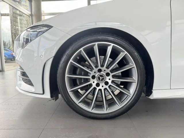 Mercedes-Benz CLA 200 AMG Line Shooting Brake
