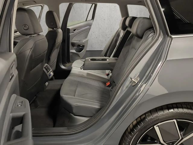 Volkswagen Golf 1.5 TSI DSG Style Variant