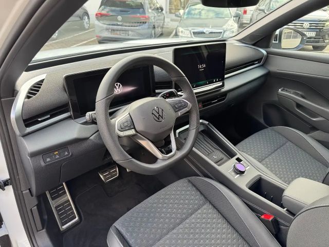 Volkswagen T-Roc 1.5 eTSI DSG R-Line