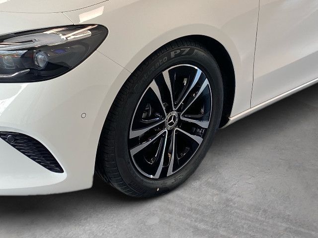 Mercedes-Benz B 180 Sedan