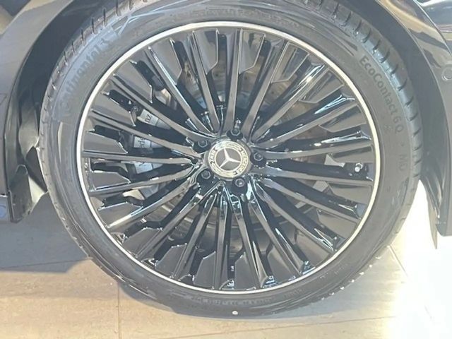 Mercedes-Benz E 220 AMG Line E 220 d Sedan