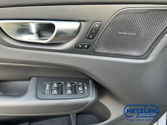 Volvo XC60 AWD Dark Plus