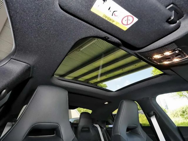 Mercedes-Benz CLA 200 AMG Line Coupé