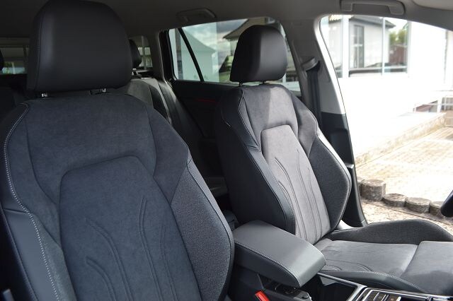 Volkswagen Golf DSG Pro Style Variant