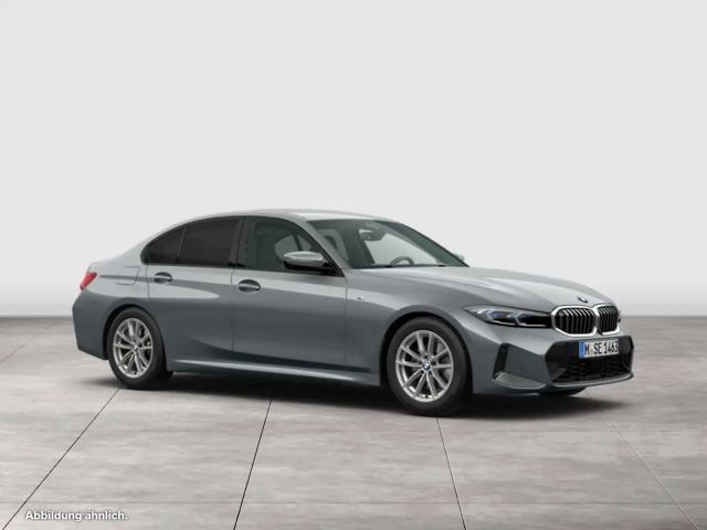 BMW 320 320i M-Sport Sedan