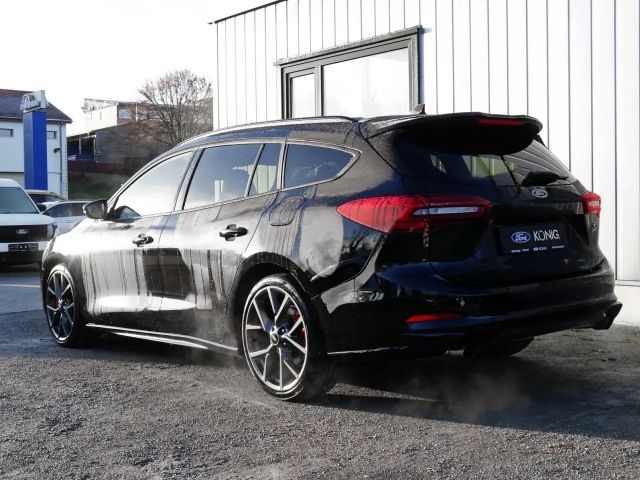 Ford Focus EcoBoost ST Line