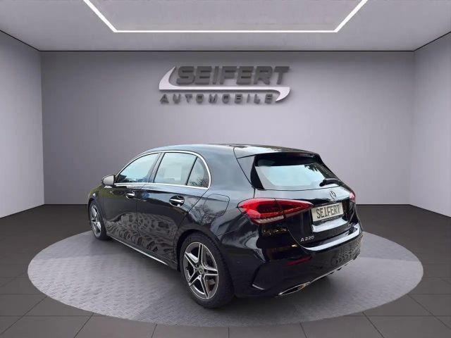 Mercedes-Benz A 220 4MATIC AMG Line