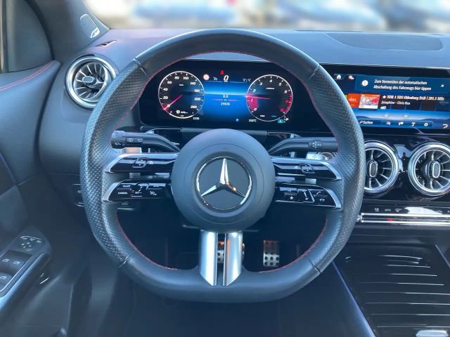 Mercedes-Benz GLA 180 AMG Line