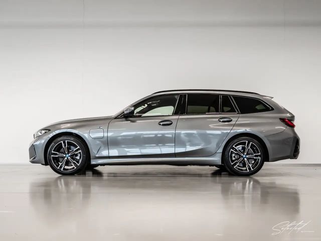 BMW 320 320e M-Sport xDrive