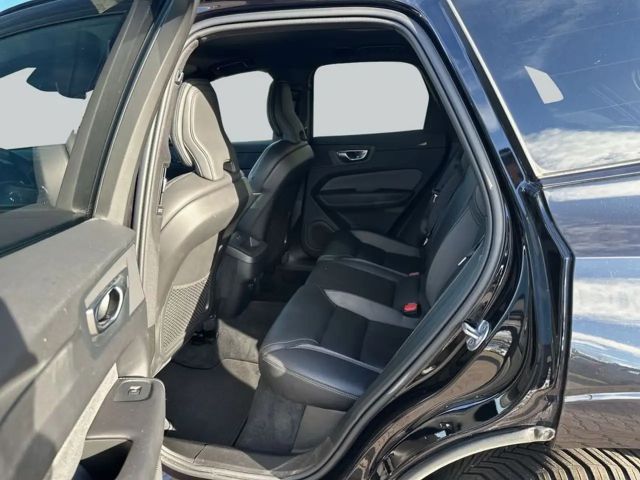 Volvo XC60 Dark Plus