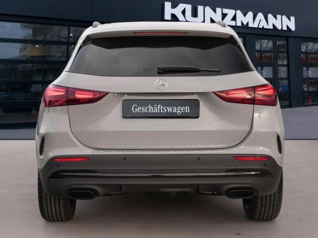 Mercedes-Benz GLA 200 AMG Line