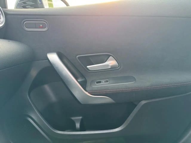 Mercedes-Benz A 160 AMG Line Hatchback