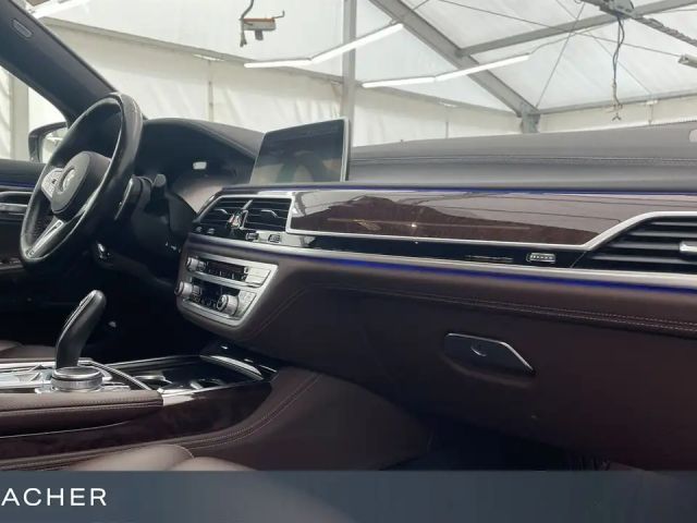 BMW 740 740d M-Sport Sedan xDrive