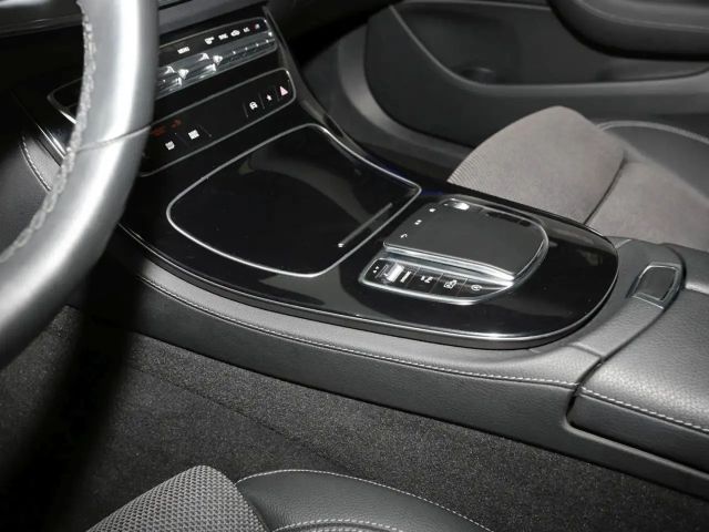 Mercedes-Benz E 200 AVANTGARDE E 200 d Estate