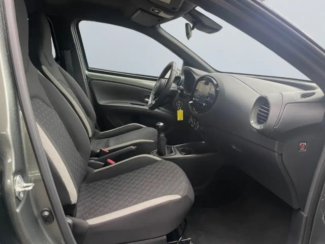 Toyota Aygo X Bi-Tone Hatchback Pulse