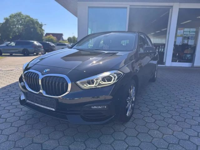 BMW 120 120i Sedan