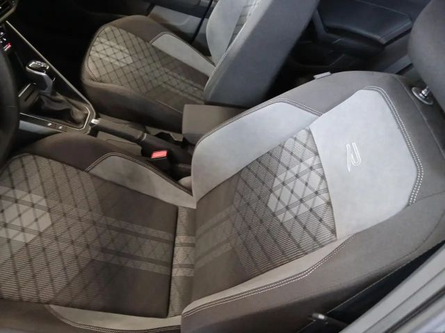 Volkswagen Polo 1.0 TSI DSG R-Line