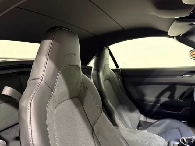 Porsche 992 Cabrio GTS