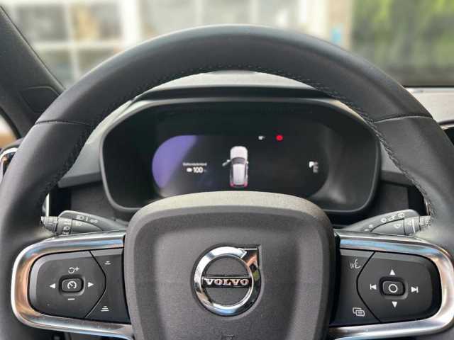 Volvo XC40 Core Recharge