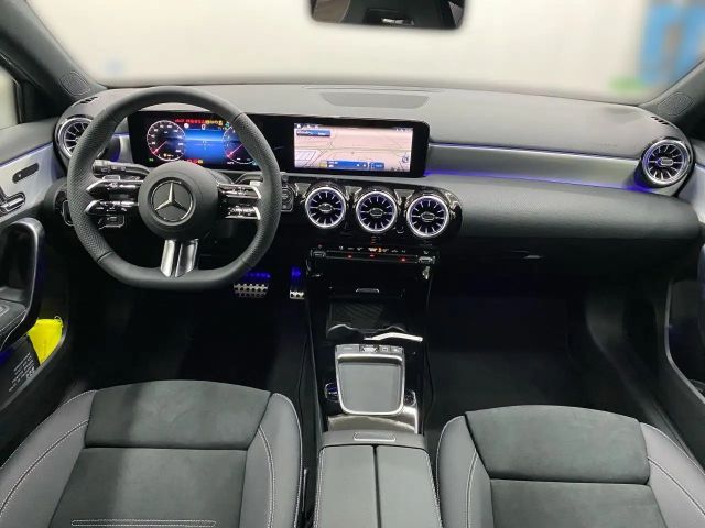 Mercedes-Benz A 250 4MATIC AMG Line