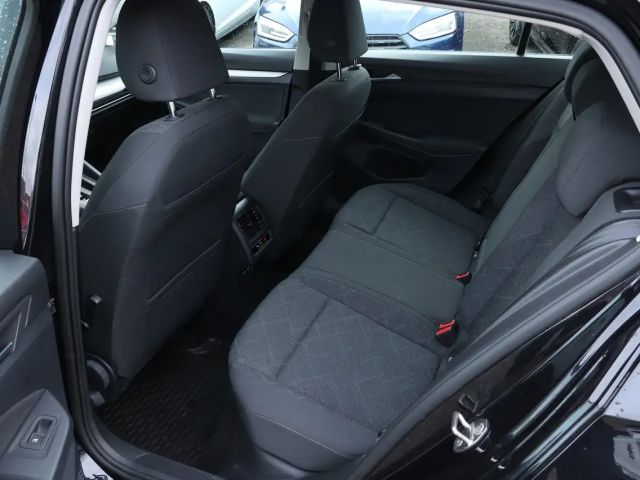 Volkswagen Golf 1.5 eTSI DSG Golf VIII Life