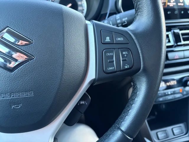 Suzuki S-Cross Flash