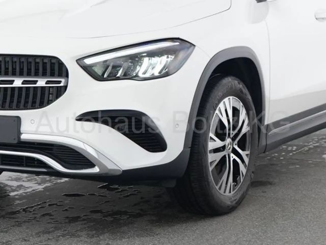 Mercedes-Benz GLA 180 ENp 50600 Pano Winter P el Klappe Kamera